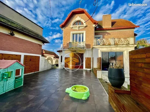 Maison 10 pièces 300 m²