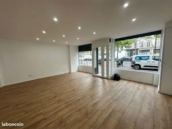 Boutique 118 m² PARIS
