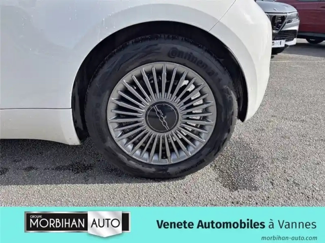 Fiat 500 3+1 e 118 ch — photo 11