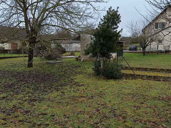 Terrain 854 m²