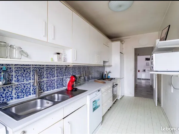 Colocation 87m² — 4 chambres — 6e Marseille — Place Castellane