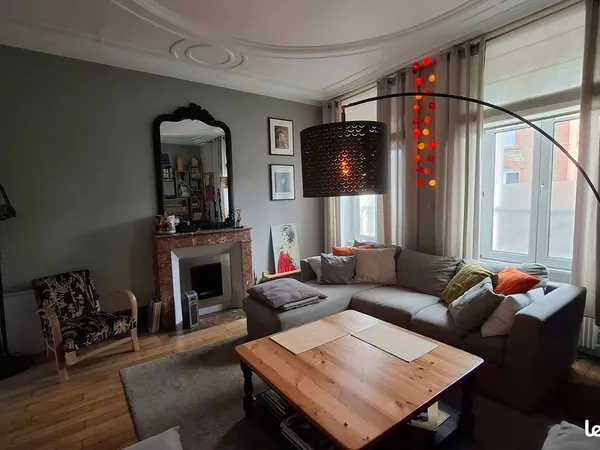Maison de ville de caractère - 130 m² - charme de l'ancien, de beaux volumes et un extérieur en vill
