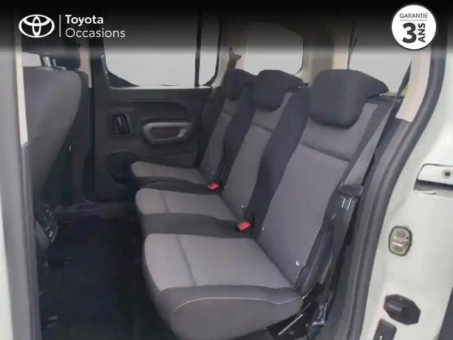 Toyota Proace city verso medium 1.2 110 vvt-i executive rc23 — photo 4