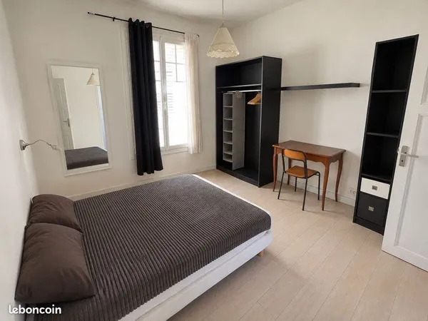 TA CHAMBRE EST LIBRE À TOULON — 122 m², grande pièce de vie & vraie vie de coloc