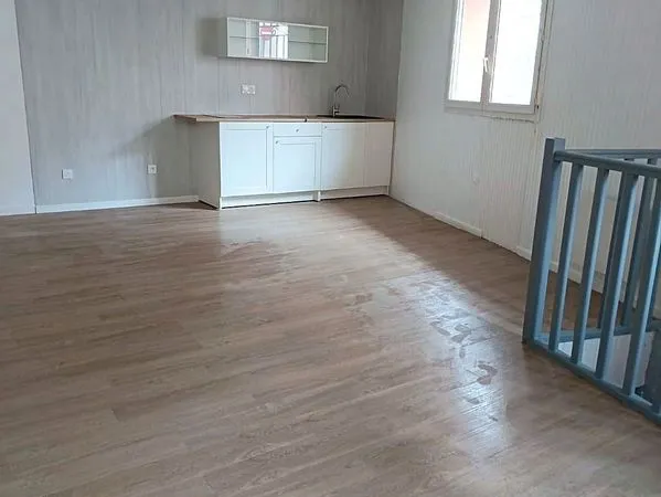Béziers centre - Grand studio rénové de 35,5 m² avec sous-sol privatif de 33 m²