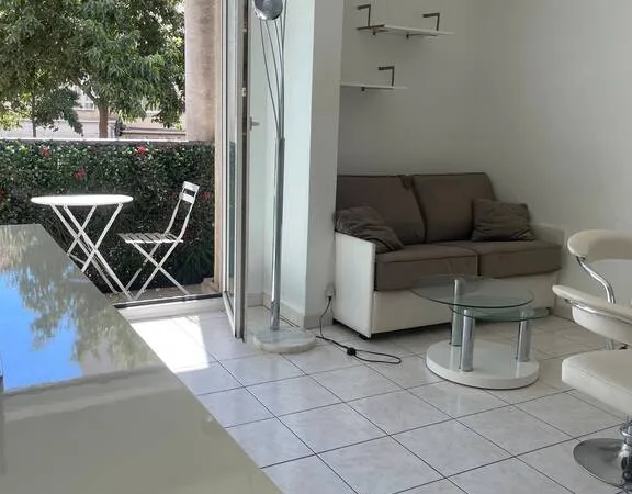 Studio 1 pièce 25 m²