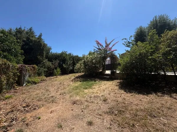 Terrain 570 m²