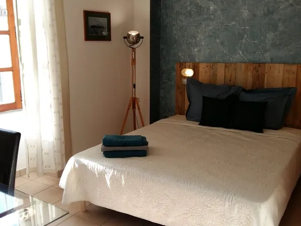 Appartement T2 meublé Intramuros