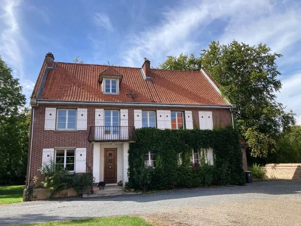 Maison 9 pièces 300 m²