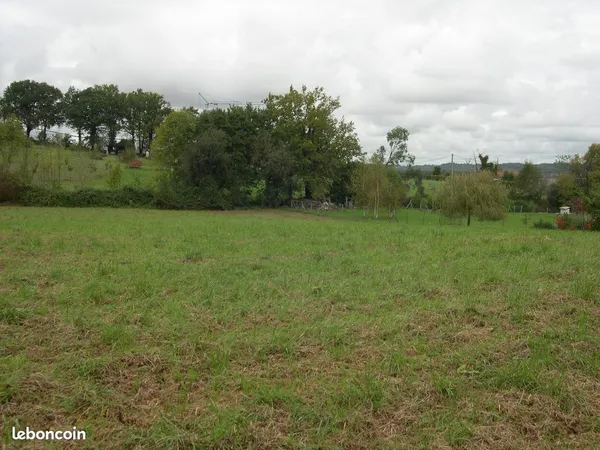 Terrain 10 371 m²