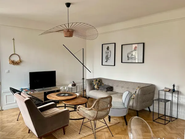 Reims Cathédrale - Appartement de caractère 103 m² - 3 chambres - Balcon - Stationnement réservé