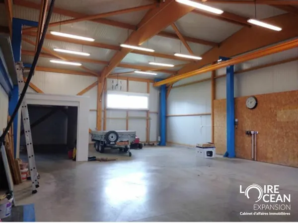 Local industriel 395 m²