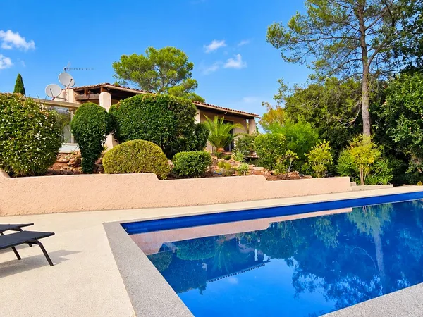 Villa T5 avec piscine à Roquebrune Sur Argens 83520.