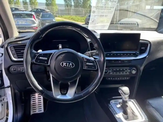 Kia Xceed 1.6 gdi 105ch + plug-in 60.5ch premium dct6 — photo 10
