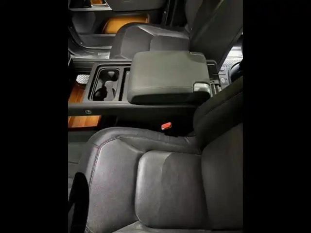 Land Rover Defender 110 2.0 p400e x-dynamic se — photo 15
