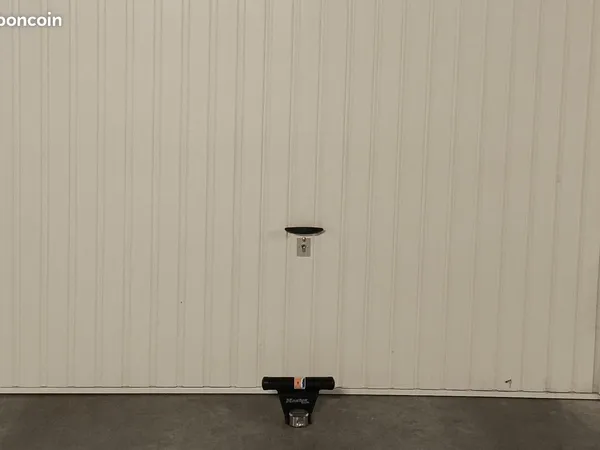 Grand garage sécurisé Métro Gratte Ciel