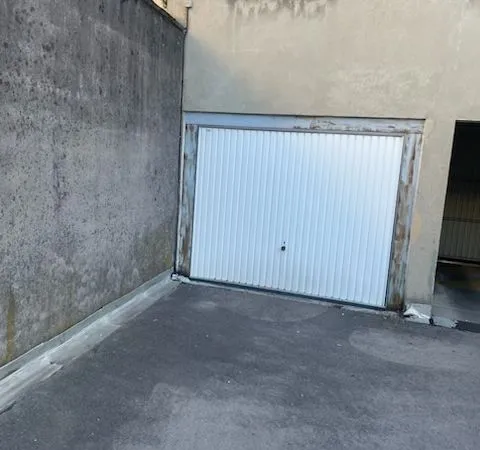 GARAGE avec place