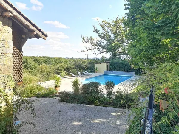 A vendre, secteur d'Aignan, Gers: Une très belle occasion pour acheteur un hameau avec 5 logements (