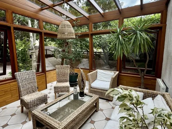 Maison avec jardin arboré