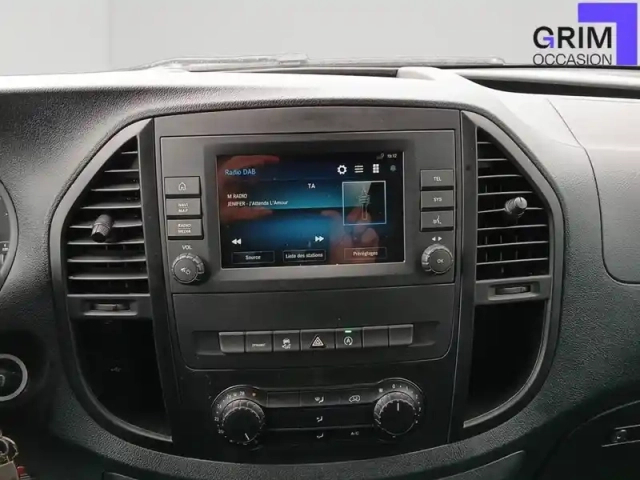 Mercedes Vito fourgon 114 cdi long bva rwd — photo 9