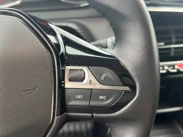 Peugeot 208 puretech 75 s&amp;s bvm5 — photo 19