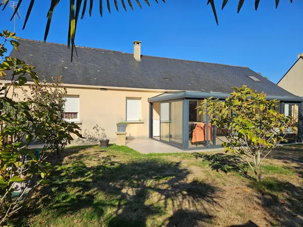 Maison familiale de 103 m² avec véranda chauffée et garage