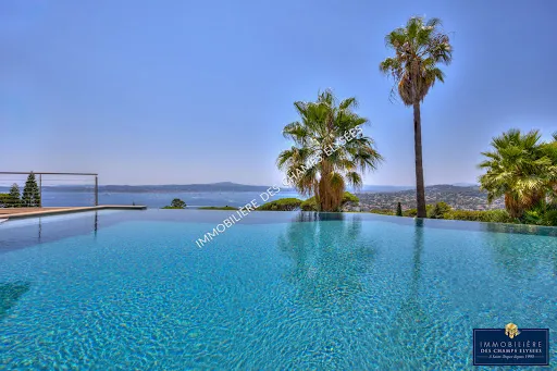 Villa 8 pièces 195 m²