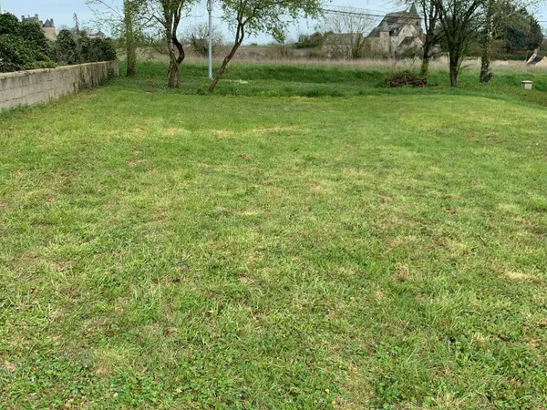 Terrain 900 m²