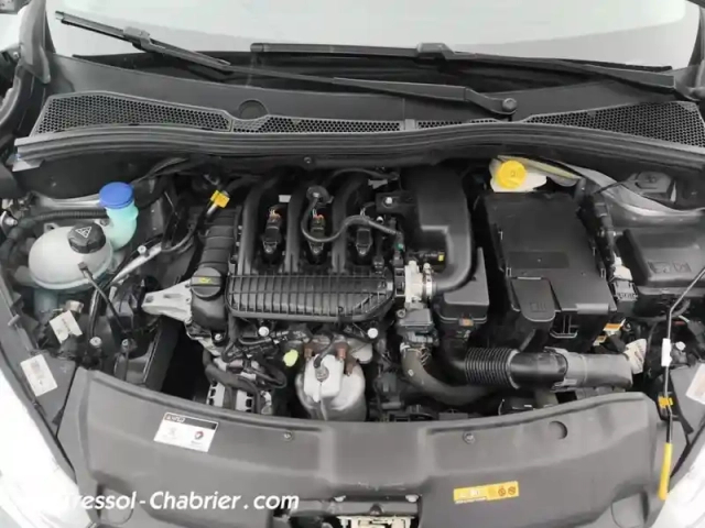 Peugeot 208 puretech 82ch s&amp;s bvm5 signature — photo 7
