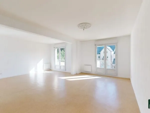 Spacieux T3 lumineux avec balcons et garage - Lèves !