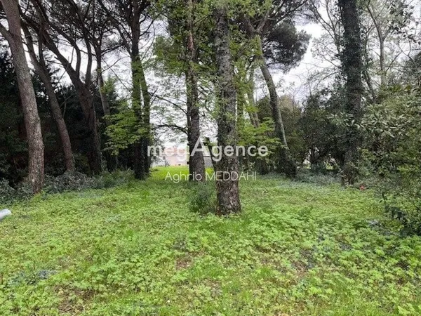 TERRAIN CONSTRUCTIBLE DE 1 338 M² - MÉRIGNAC
