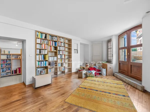 Maison 10 pièces 243 m²