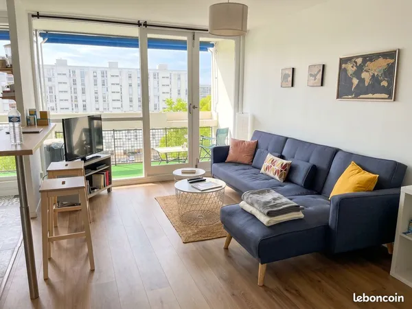 Chambre meublée - Coloc sympa de 3 personnes (75m²) - Mérignac / Tramway