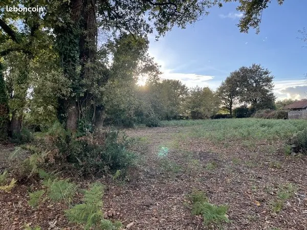 Terrain à bâtir de 869 m² à LE BARP (33)