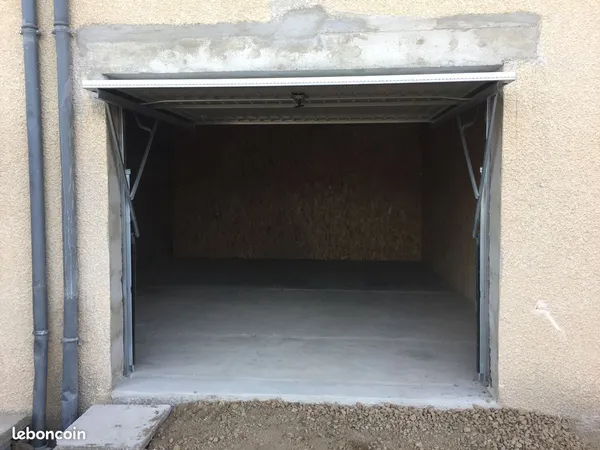 Box de stockage - Garage - garde-meuble - 32m² - accès 24h/24 - Mende
