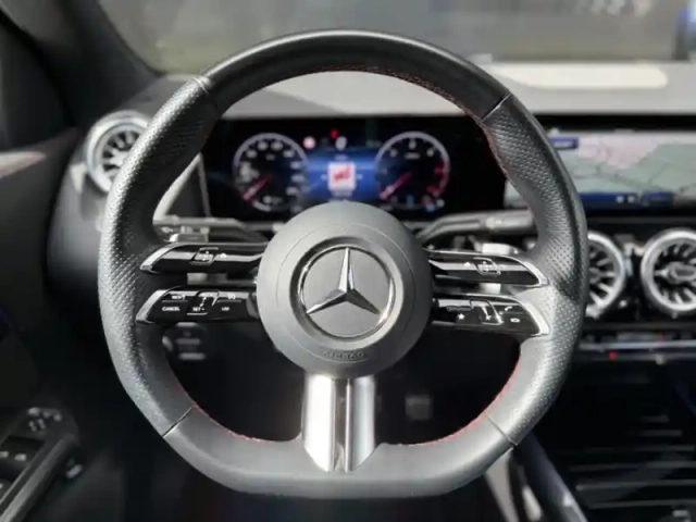 Mercedes Gla 200 d 150ch amg line 8g-dct — photo 13