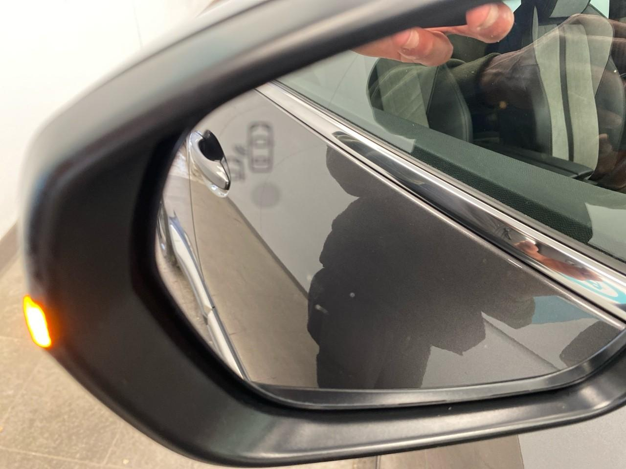Peugeot 3008 hybrid 225 e-eat8 gt — photo 31