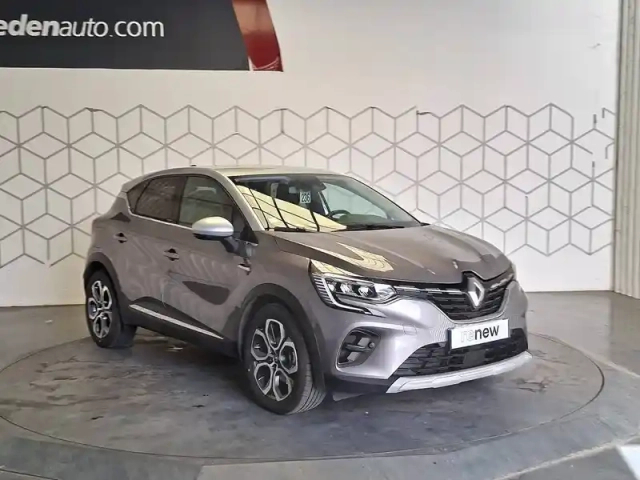 Renault Captur e-tech plug-in 160 - 21 — photo 6
