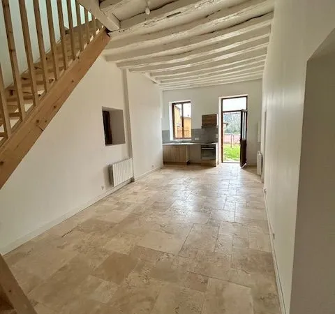 Jolie petite maison rue calme Saint Fargeau