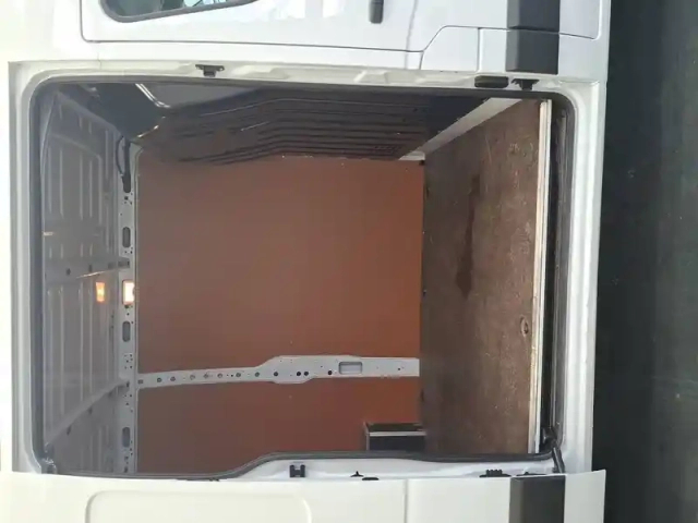 Renault Master fgn trac f3300 l2h2 blue dci 135 — photo 5
