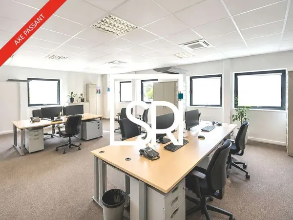 Bureaux de 648m² à louer en za à Clermont Ferrand