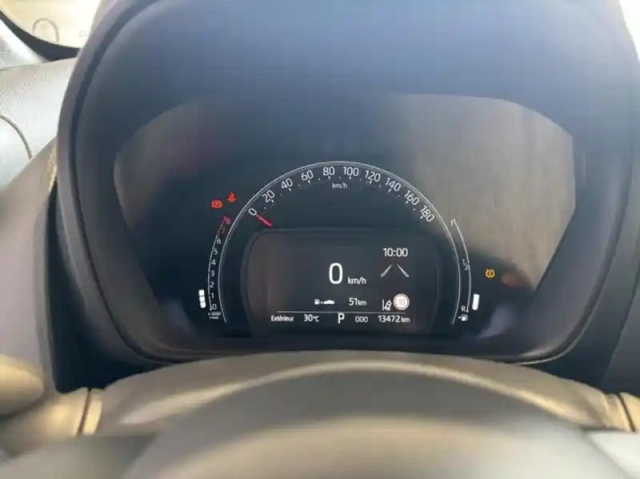 Toyota Aygo x 1.0 vvt-i 72ch design s-cvt — photo 11