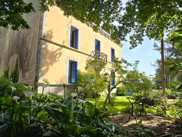 Maison 10 pièces 295 m²