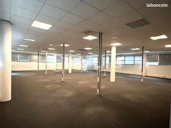 Bureaux 2 065 m²