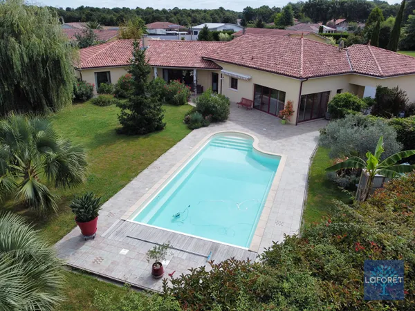 Maison 6 pièces 288 m²