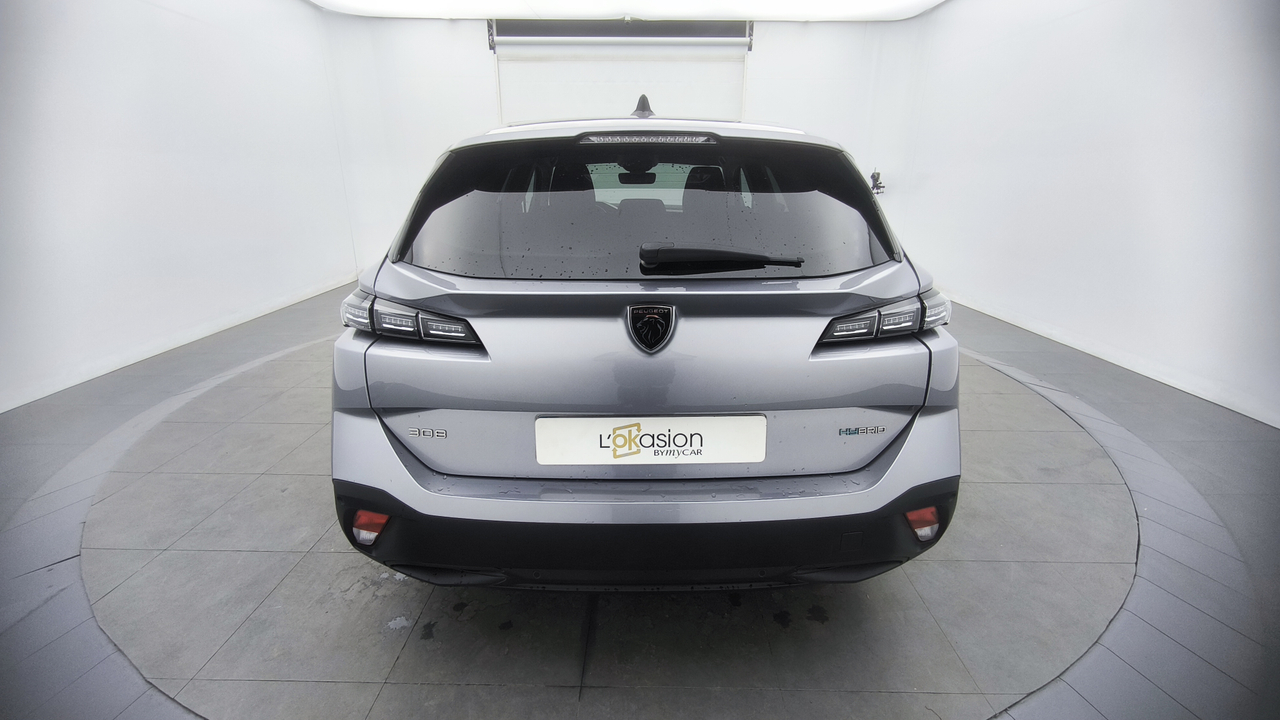 Peugeot 308 SW PHEV 180 e-EAT8 — photo 4