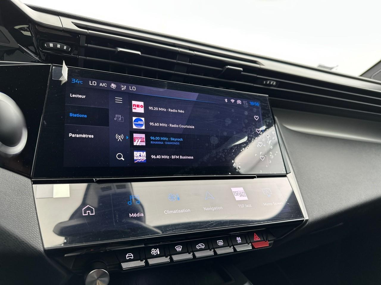Peugeot 308 sw phev 180 e-eat8 gt — photo 23
