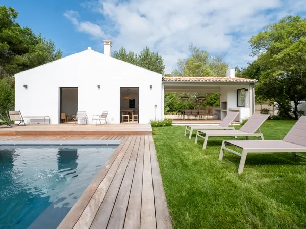 Maison neuve avec piscine chauffée aux Portes