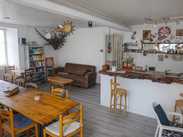 Local commercial + maison + jardin