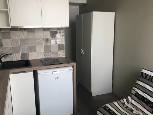 Studio 1 pièce 13 m²